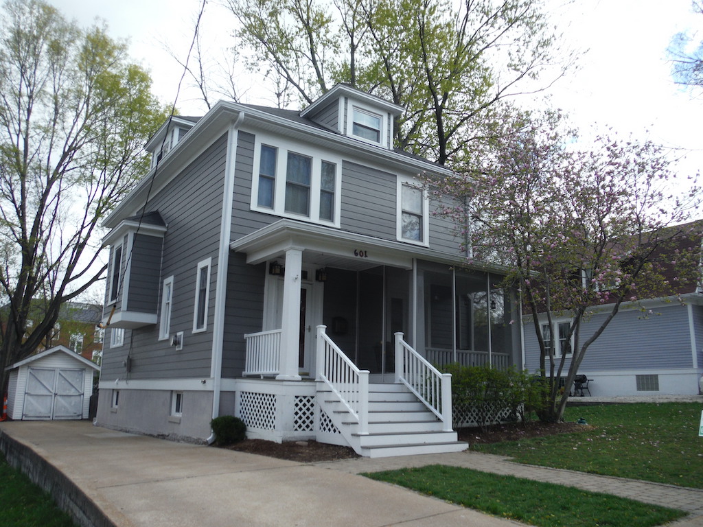 A gray home done by the best vinyl siding contractor in Chesterfield, MO